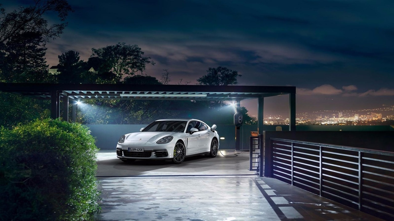 Porsche Panamera 4 E-Hybrid