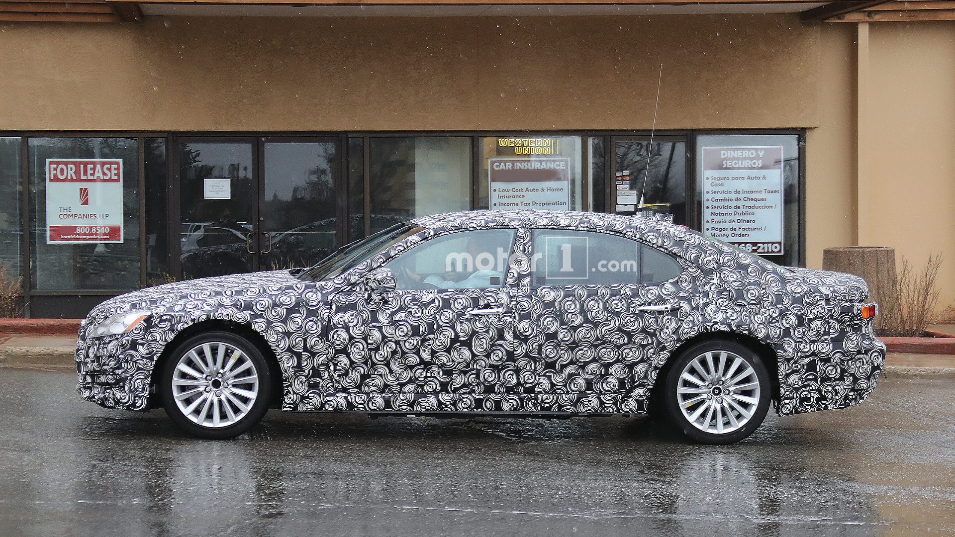 2018-2019-lexus-es-mule-spy-photo.jpg