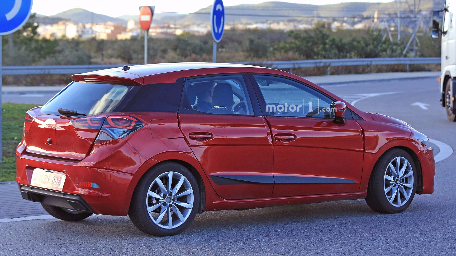 2017-seat-ibiza-spy-pics.jpg