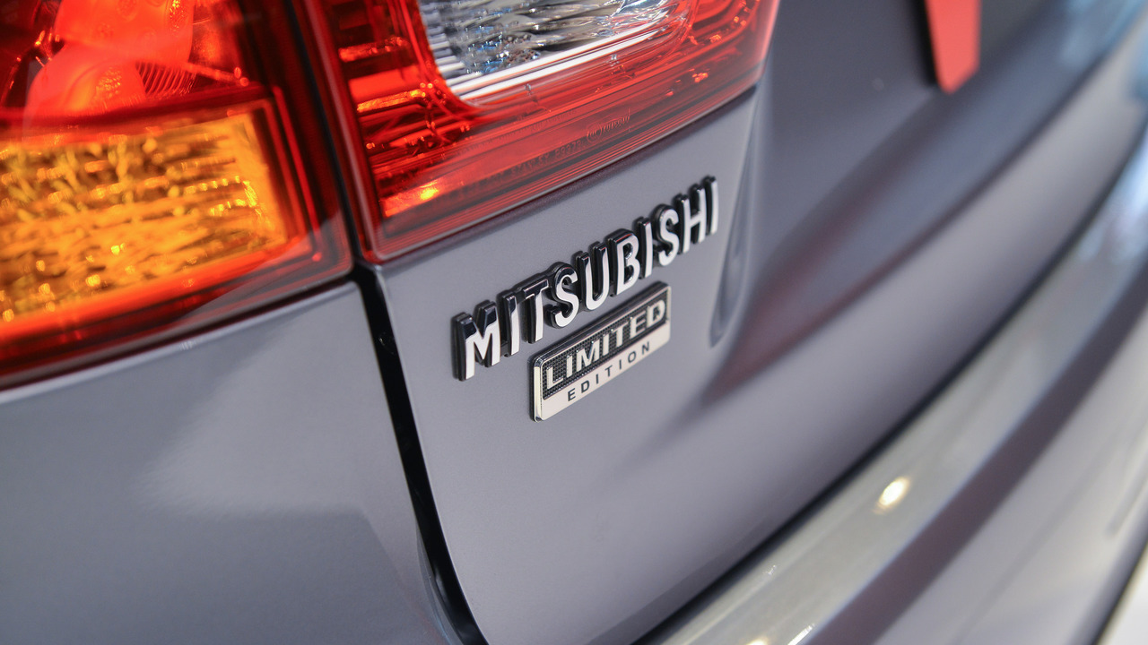 2017 mitsubishi outlander sport limited edition: Chicago 2017