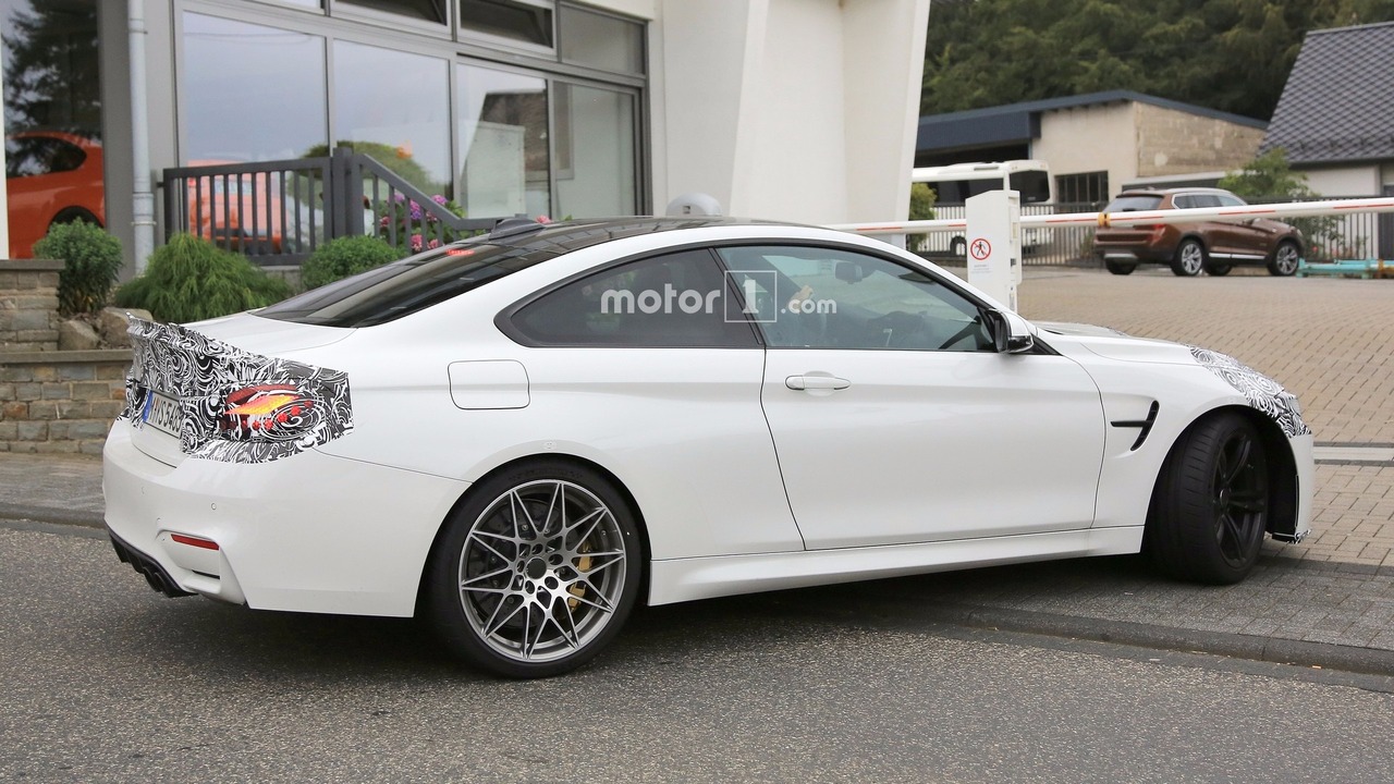 2017 BMW M4 facelift spy photo