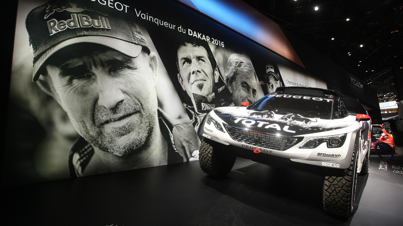 Peugeot 3008 DKR Paris Motor Show