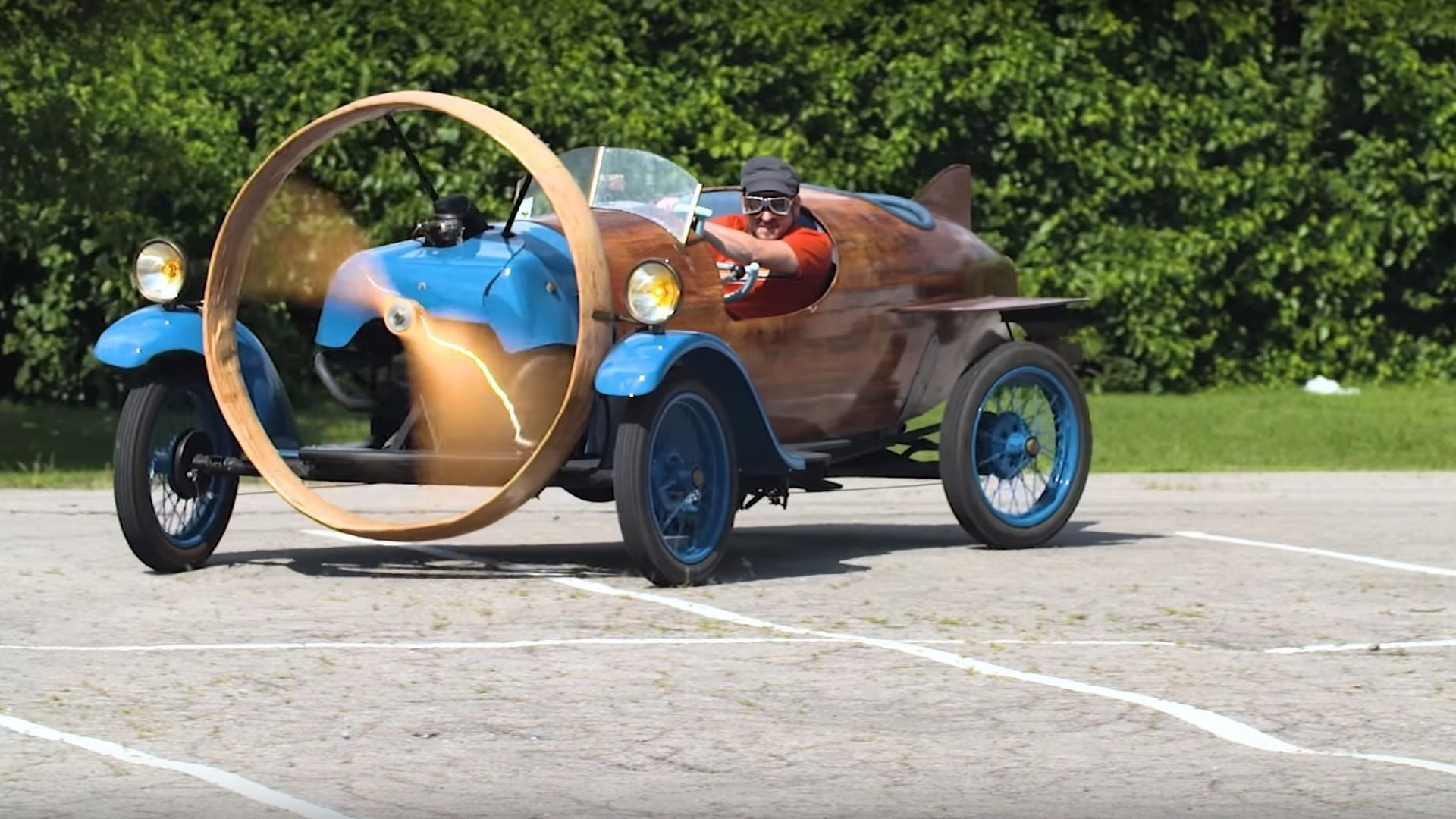 Watch the bizarre propellerpowered 1932 Helicron in action