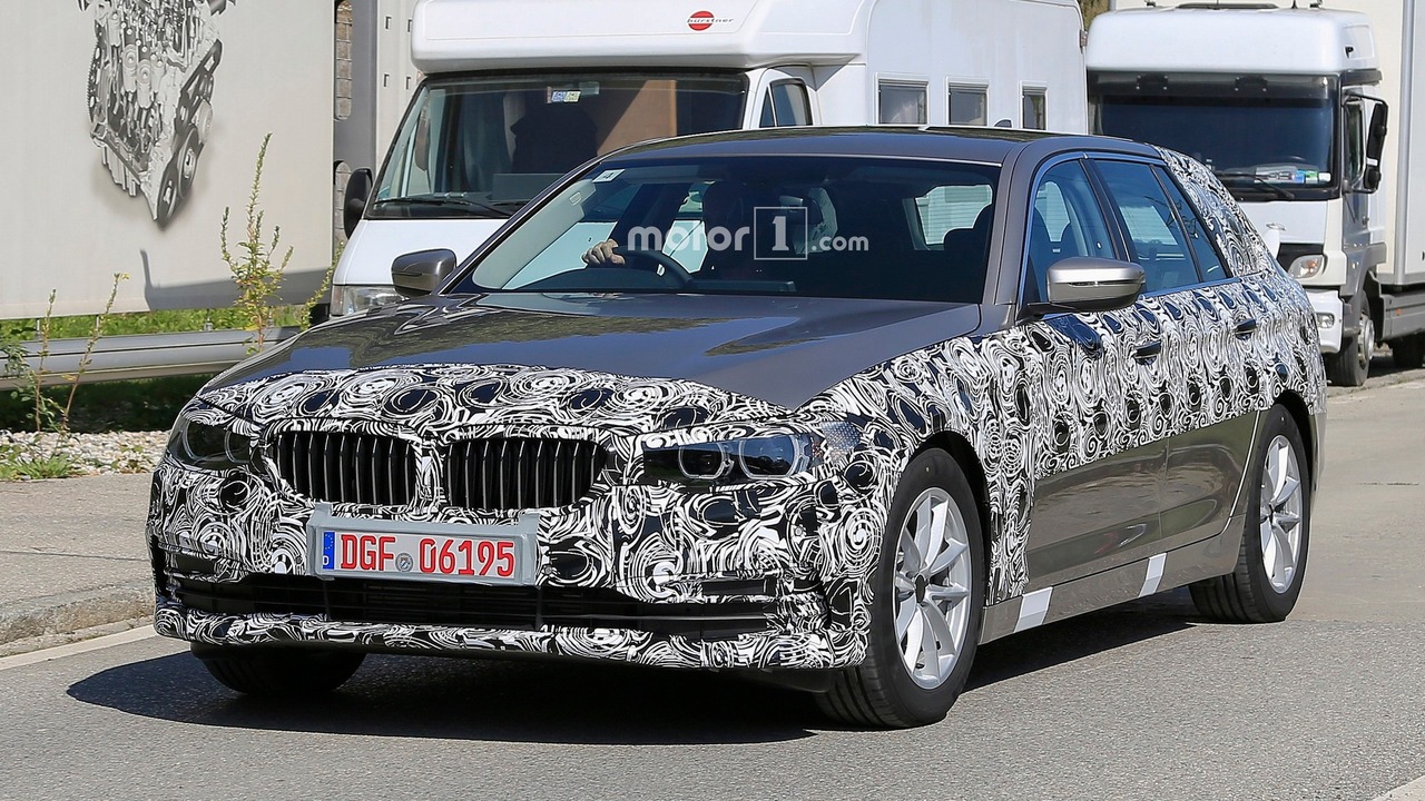 New BMW 5 Series spy photo