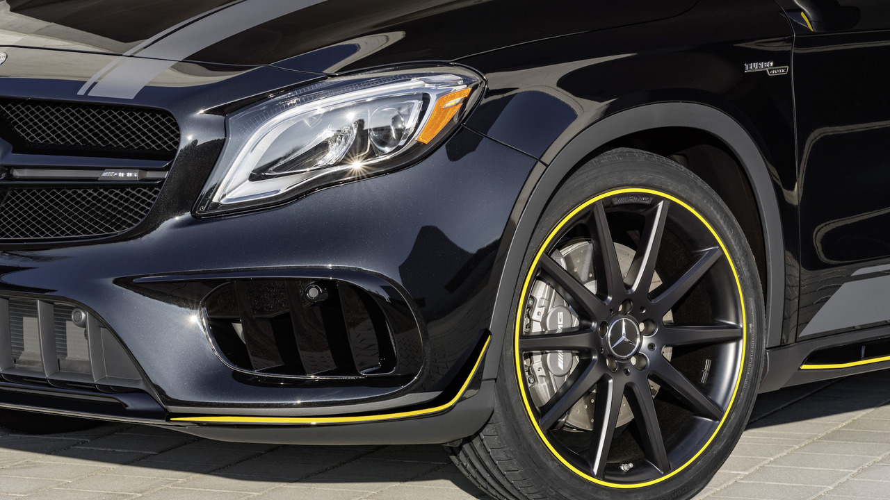 2018 Mercedes-AMG GLA45 Performance Studio Package