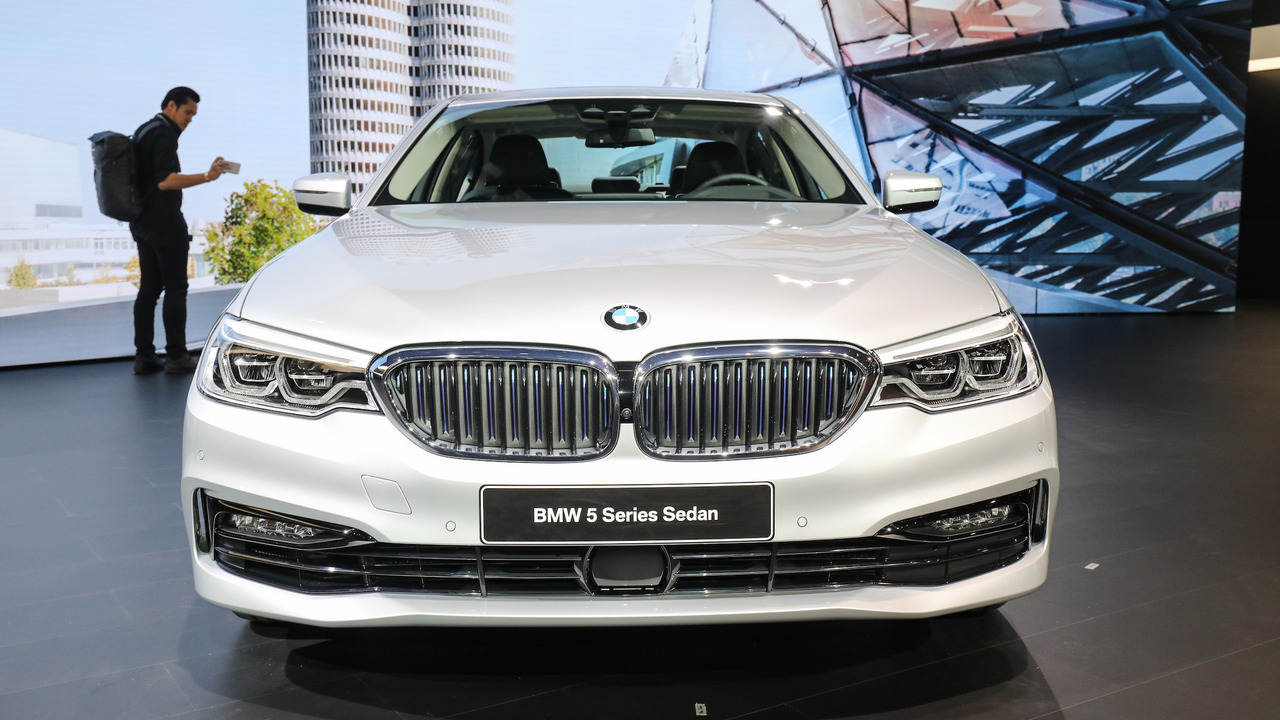 2018 BMW 530e iPerformance: Detroit 2017