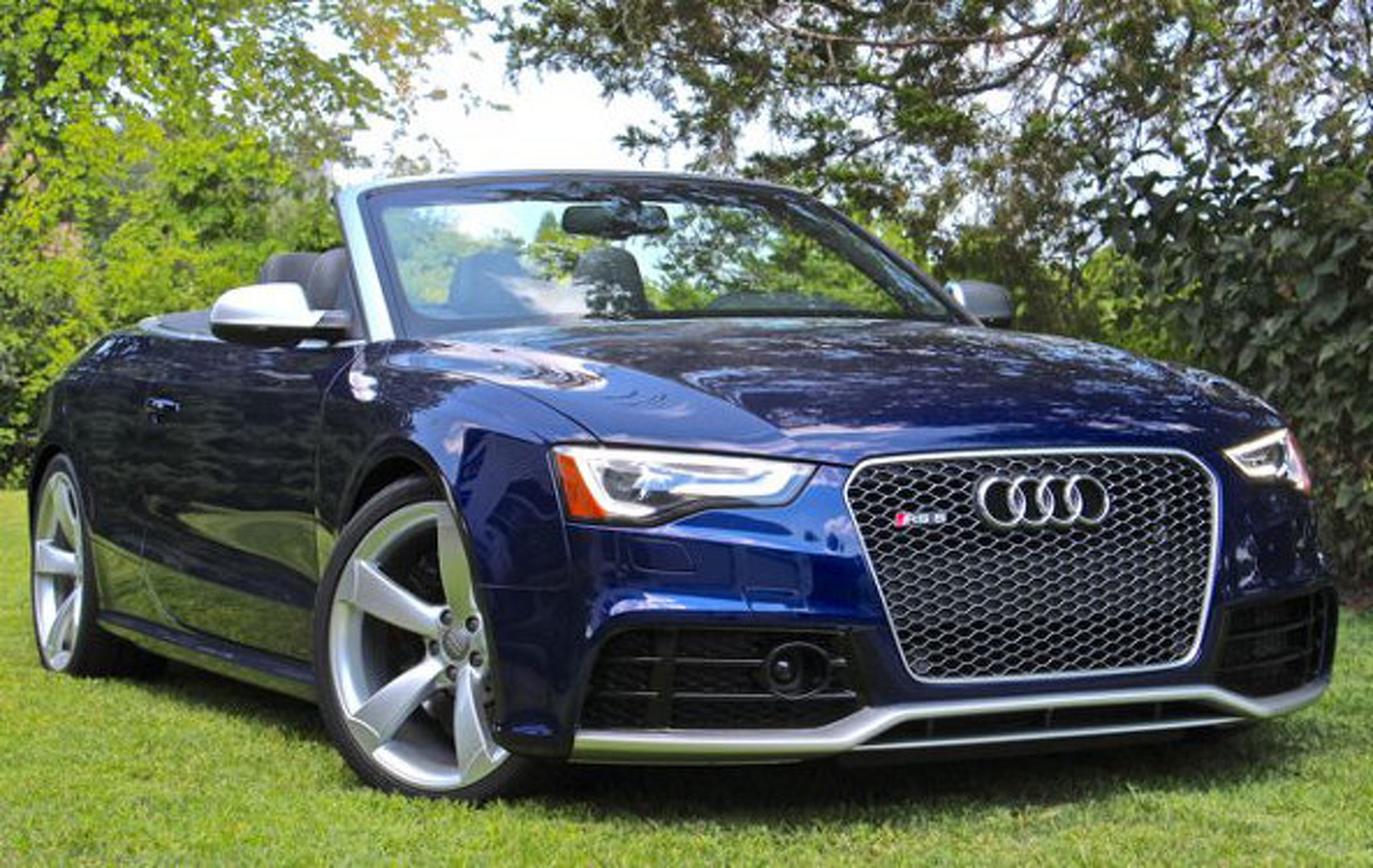 Audi RS5 Cabriolet Review: Fun-in-the-Sun Defier of Physics