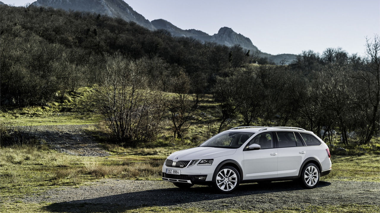 2017 Skoda Octavia Scout facelift